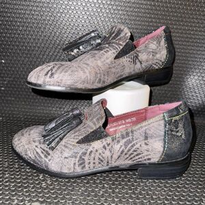 L'artiste by Spring Step Klasik Fronds Gray Metallic Tassel Loafers Womens 5.5-6